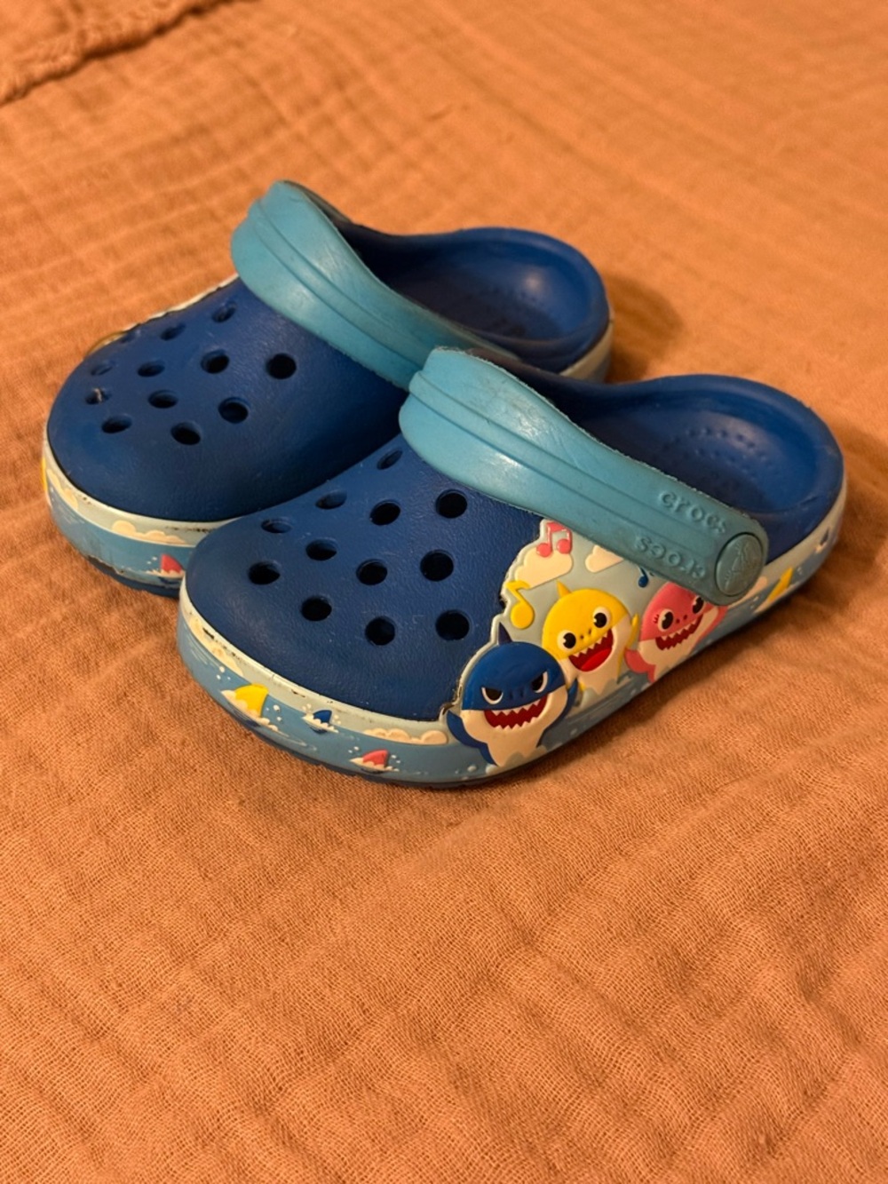 CROCS Kids Blue Shark Print Clogs with Light Blue Strap size 5